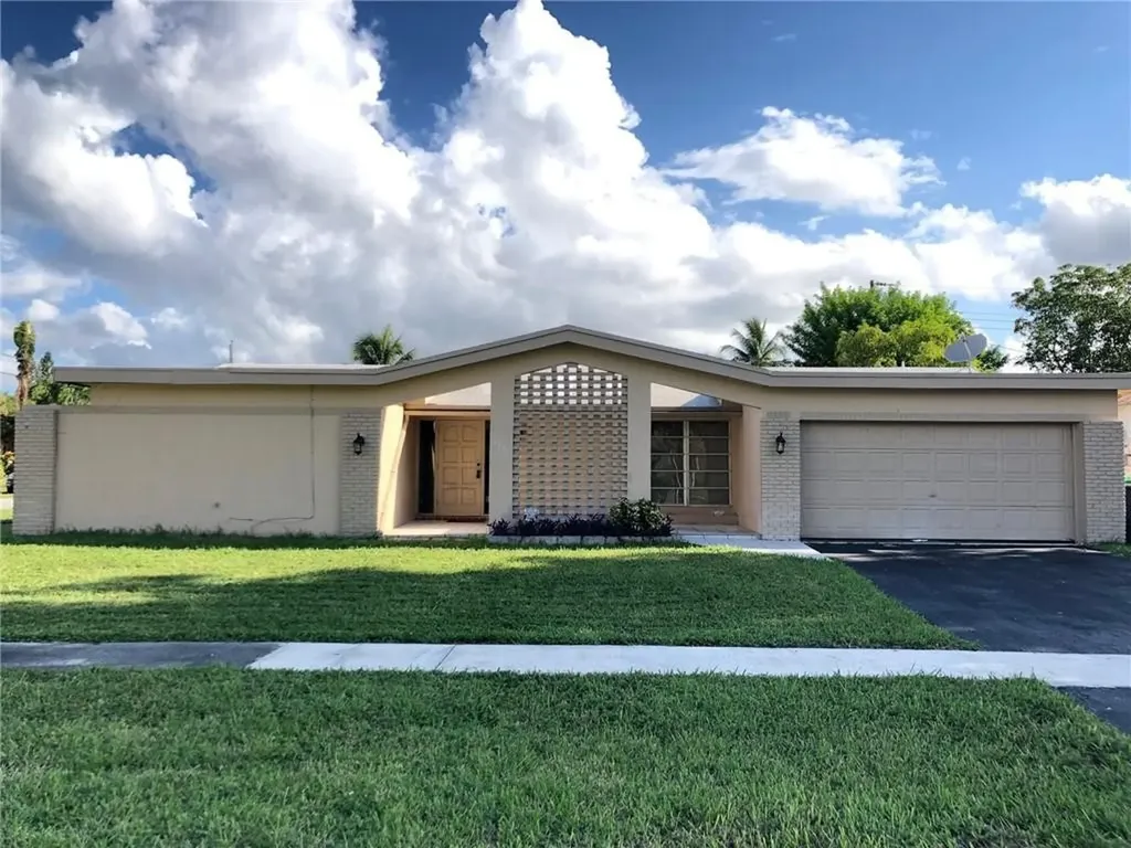 7211 NW 21st Street Sunrise FL 33313