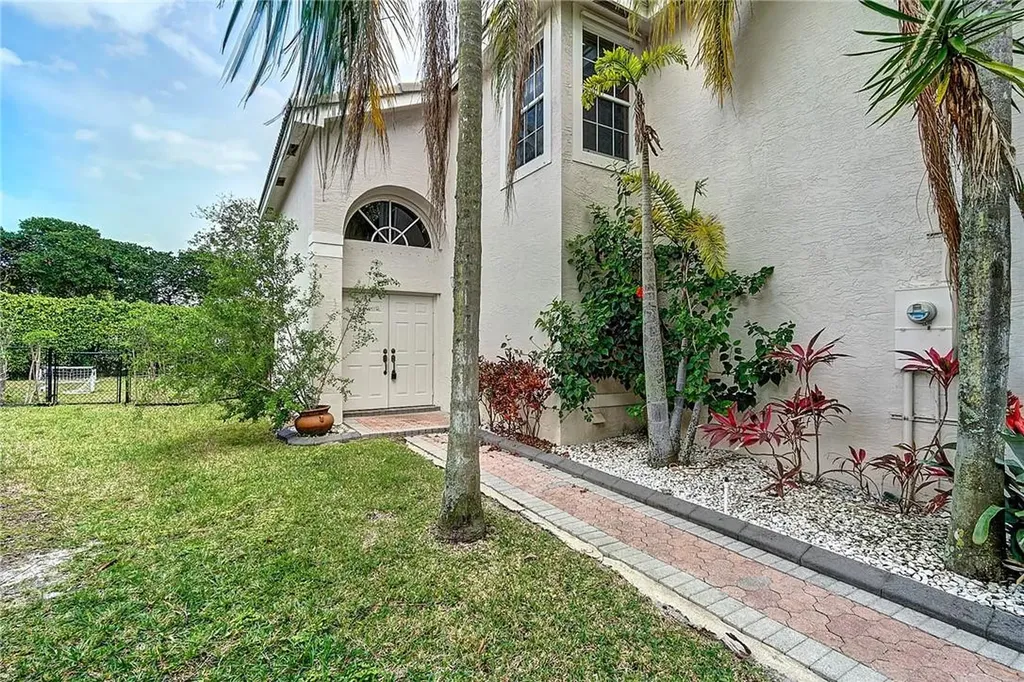 5207 NW 116th Avenue Coral Springs FL 33076