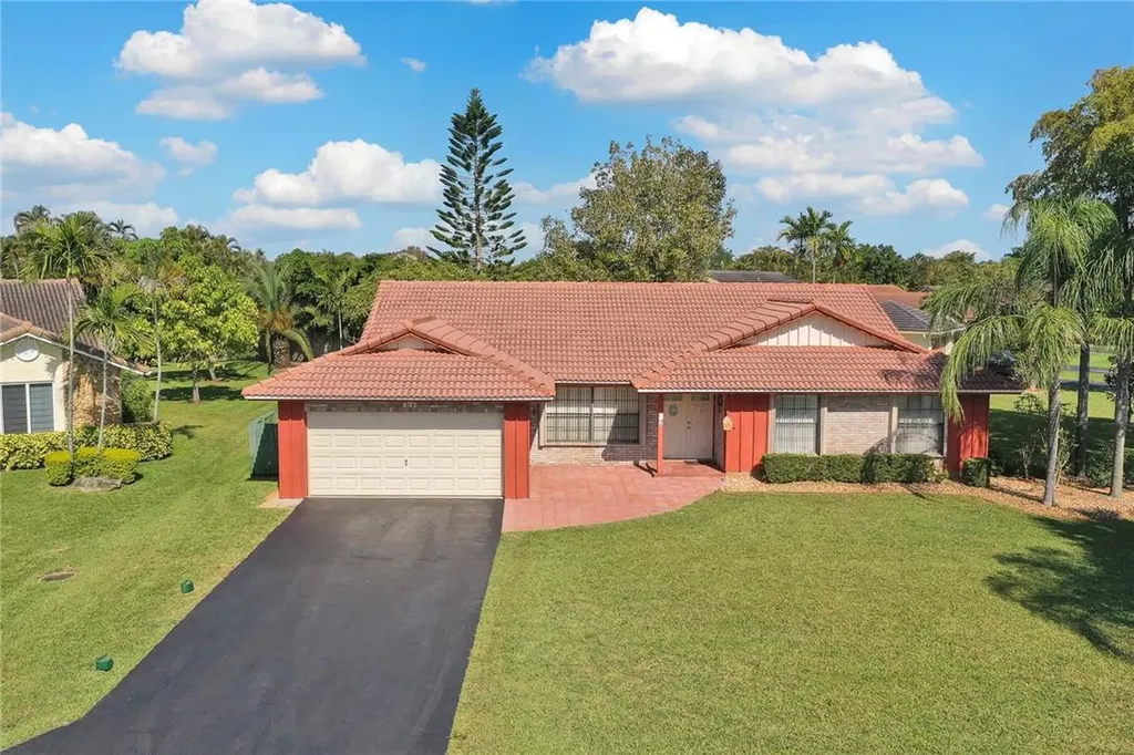 247 NW 107th Way Coral Springs FL 33071