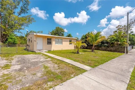 3731 SW 45th Terrace West Park FL 33023