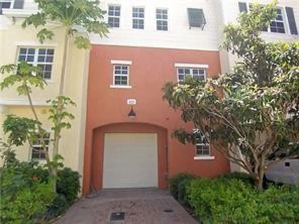625 SW 1st Avenue Pompano Beach FL 33060