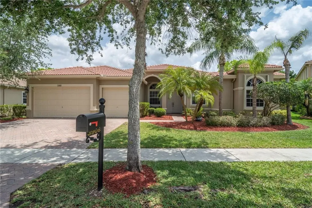 3908 E Coquina Way Weston FL 33332