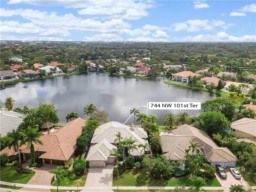 744 NW 101st Terrace Plantation FL 33324