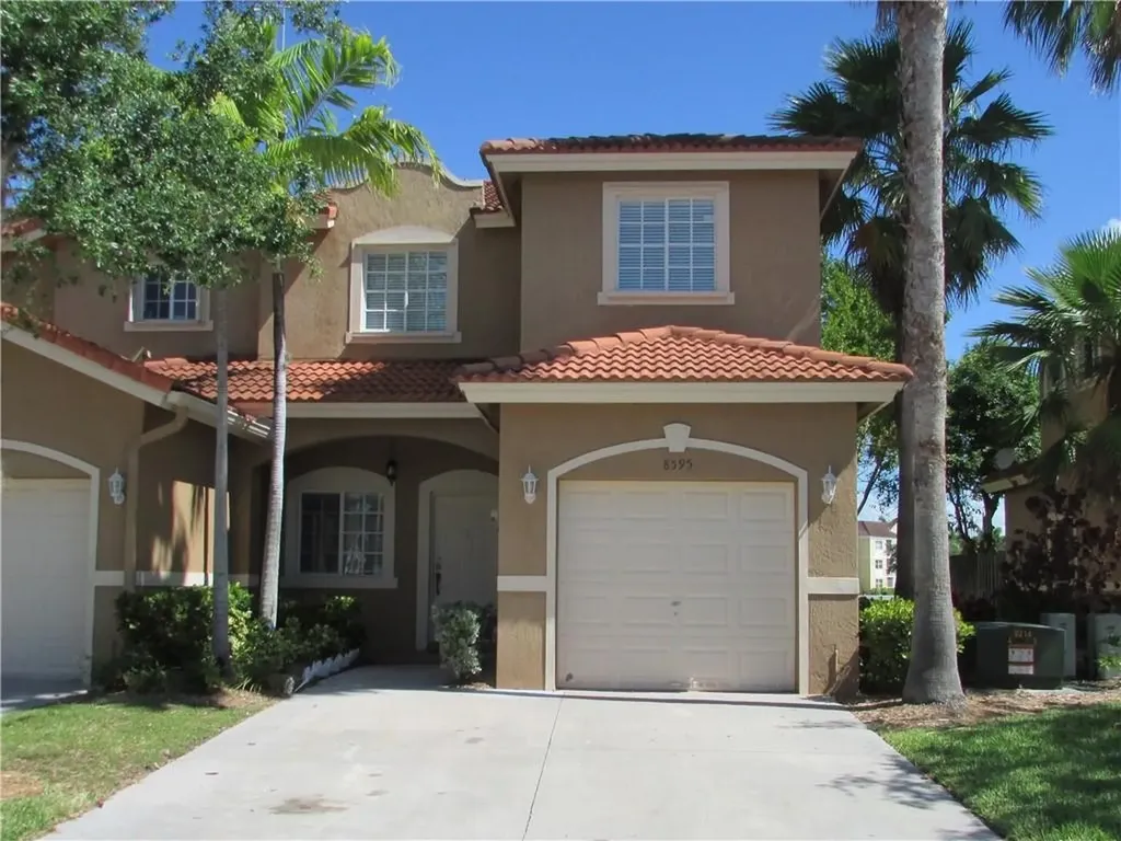 8595 SW 214th Terrace Cutler Bay FL 33189