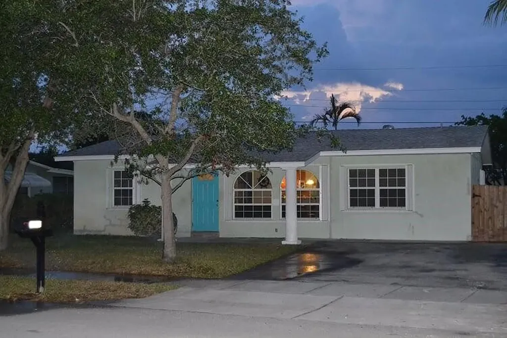 2431 NE 11th Avenue Pompano Beach FL 33064