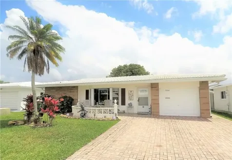 7204 NW 74th Place Tamarac FL 33321