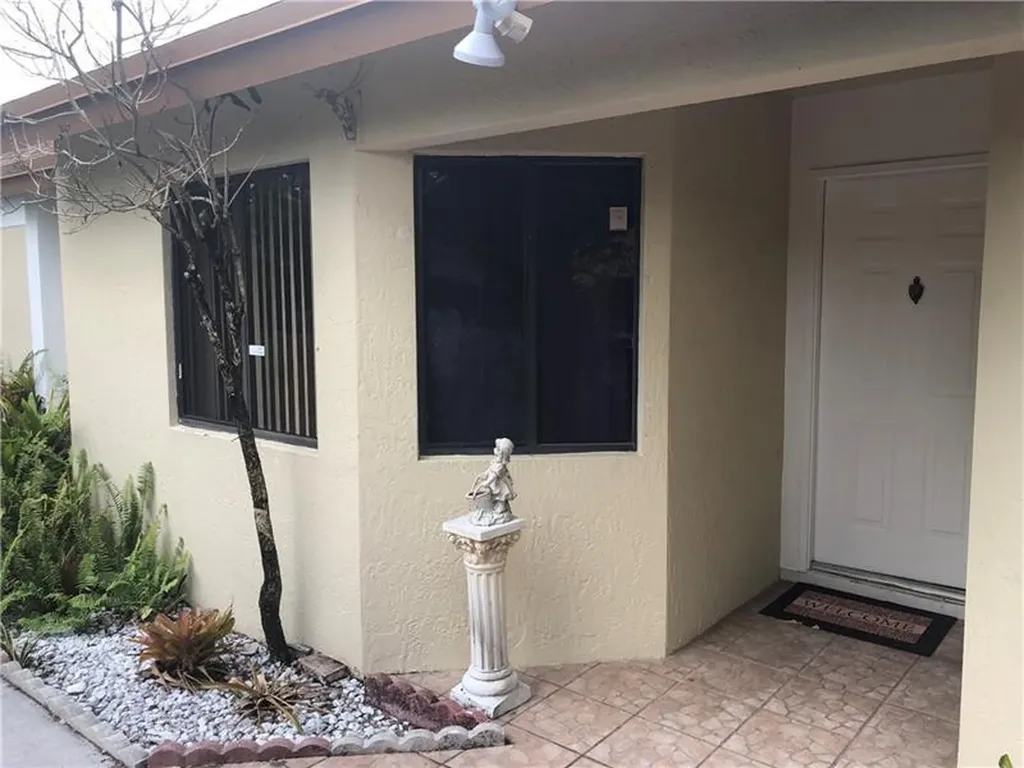 900 Magnolia Avenue North Lauderdale FL 33068
