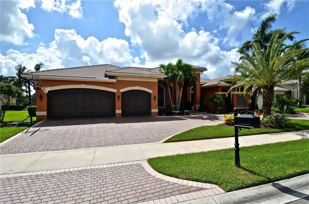 15192 SW 40th Street Davie FL 33331