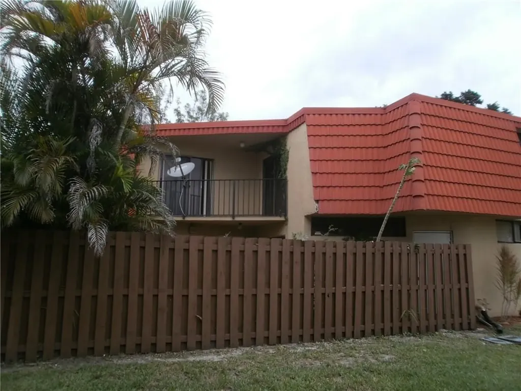 23006 Oxford Place Boca Raton FL 33433