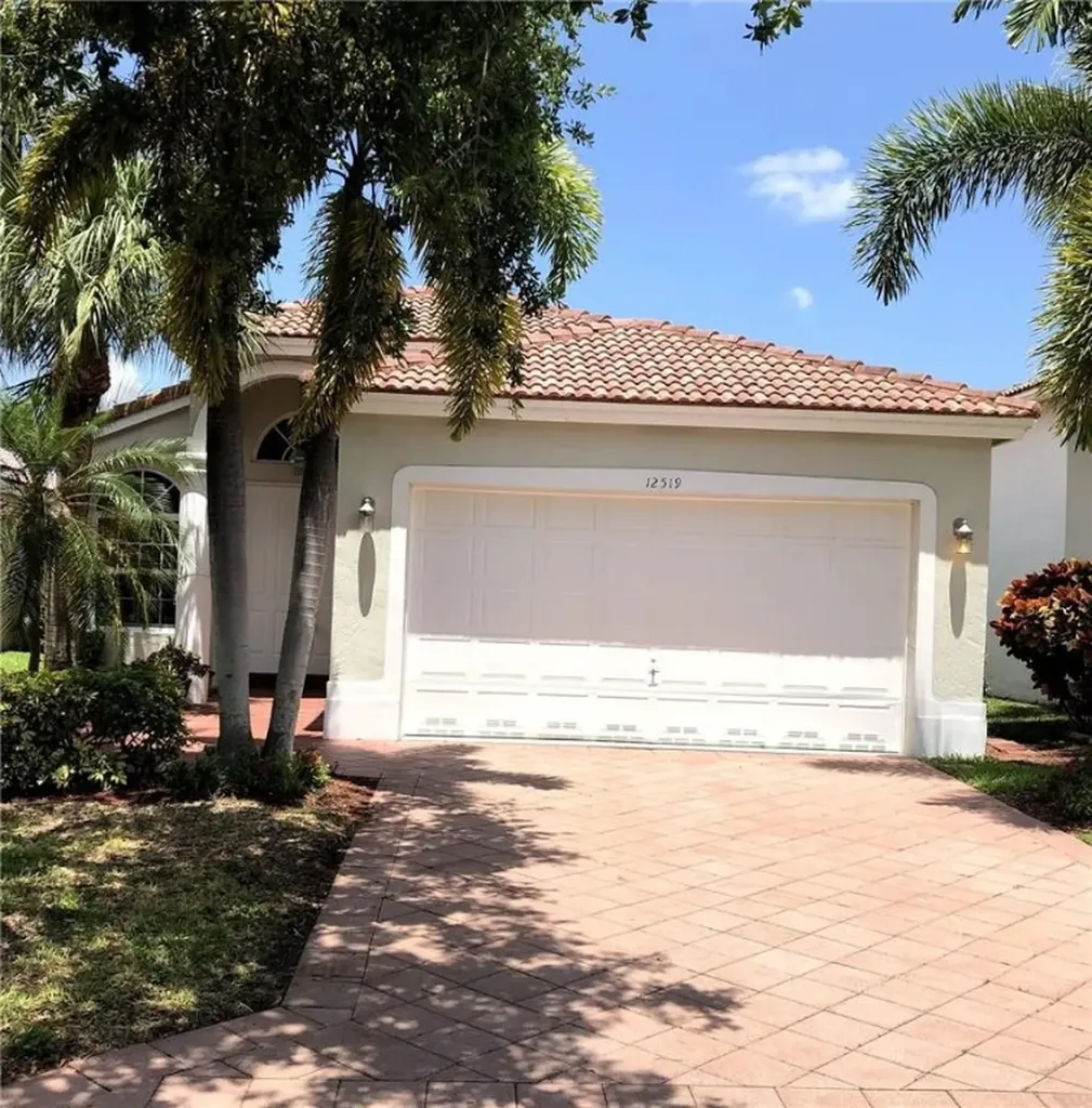 12519 NW 54th Court Coral Springs FL 33076