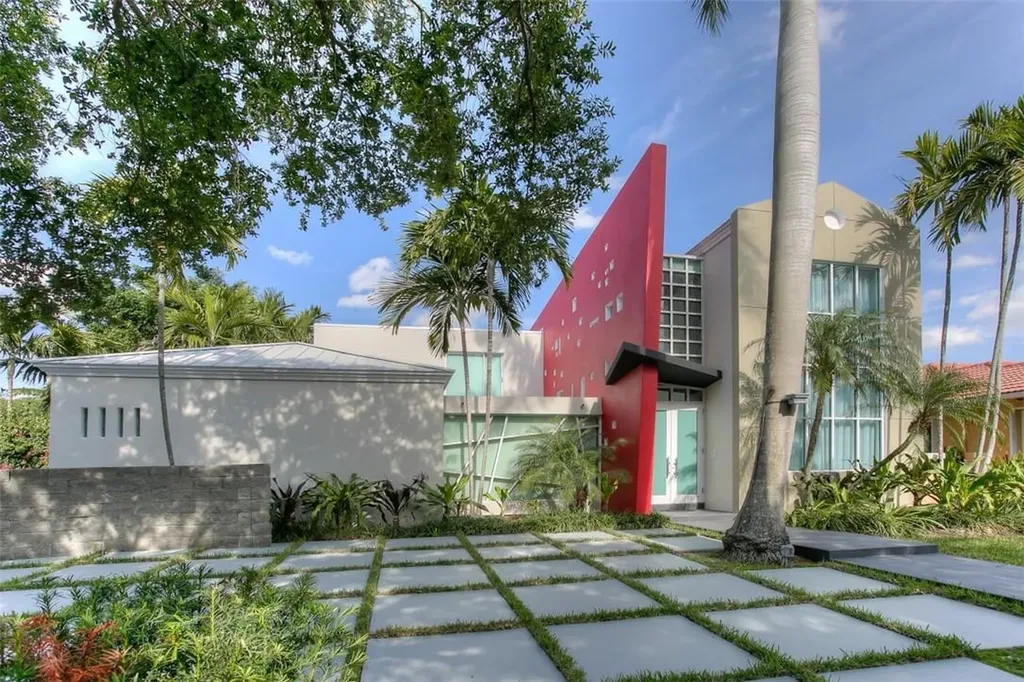 16581 NW 84th Avenue Miami Lakes FL 33016