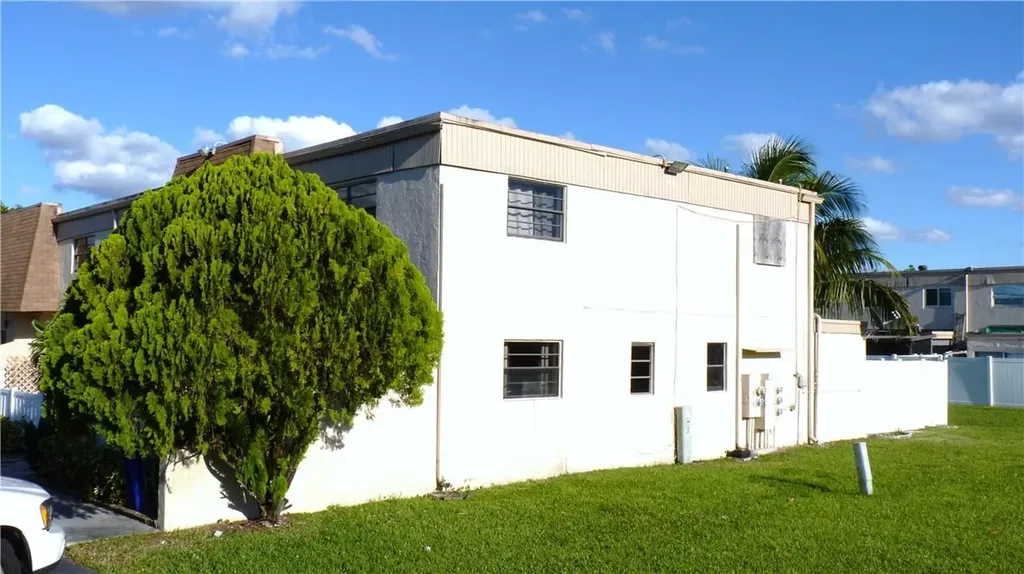 8090 NW 13th Street Margate FL 33063