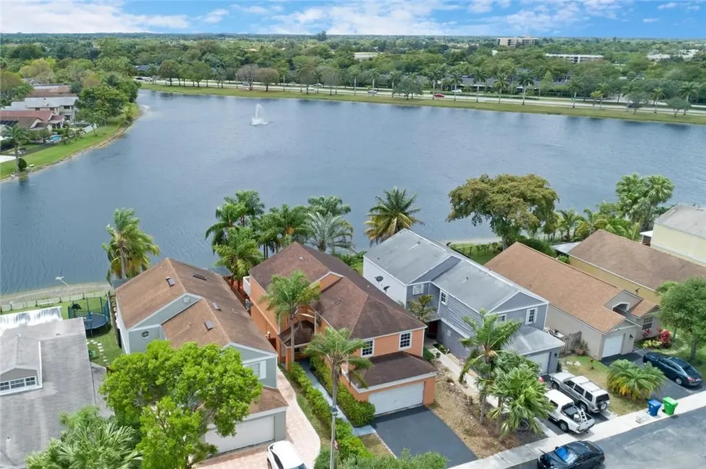 243 SW 159th Way Sunrise FL 33326
