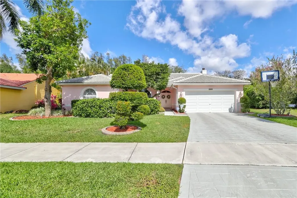 1500 SW 96th Terrace Davie FL 33324