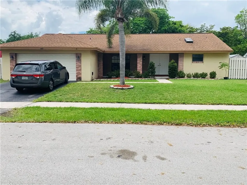 811 Monticello Avenue Davie FL 33325