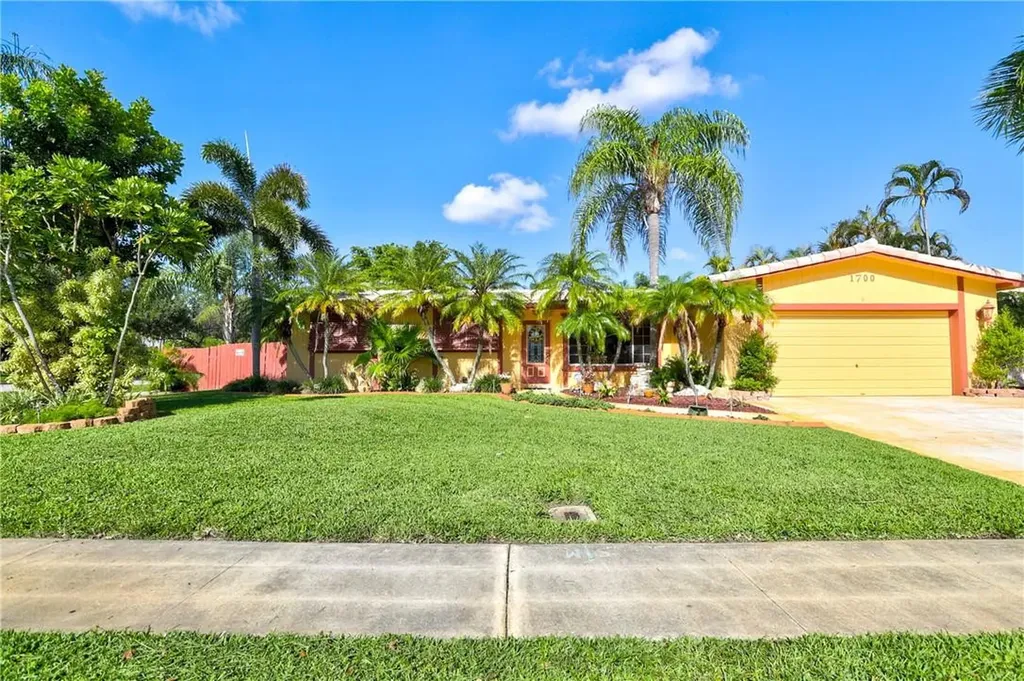 1700 NW 120th Terrace Pembroke Pines FL 33026