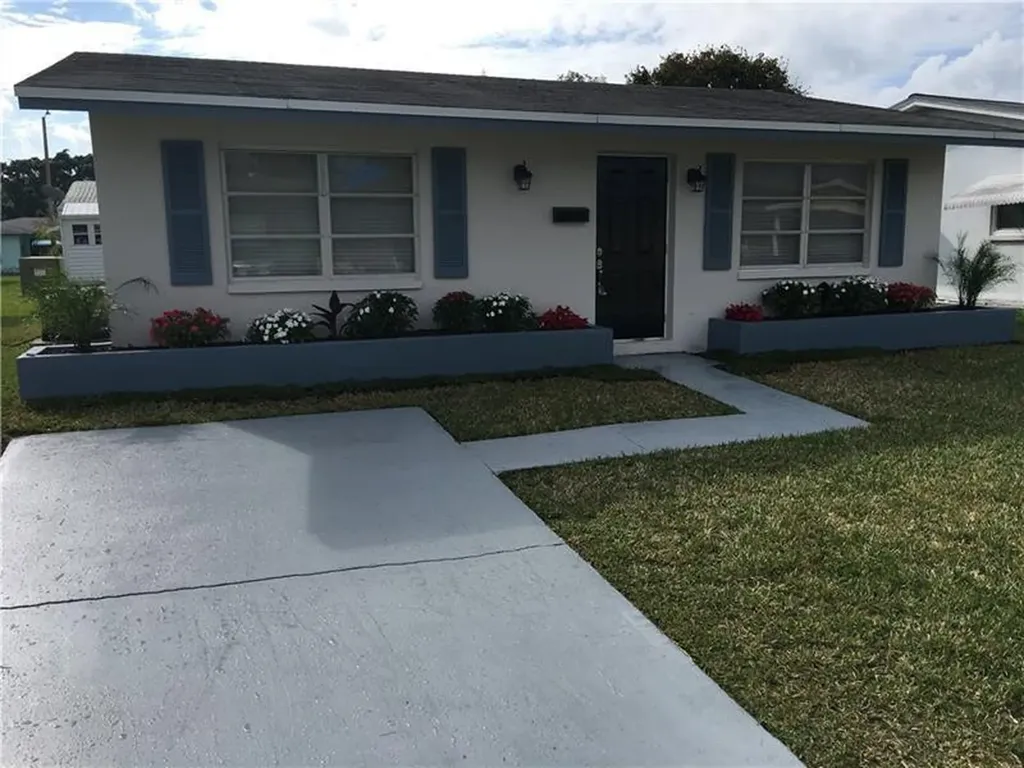 4922 NW 52nd Court Tamarac FL 33319