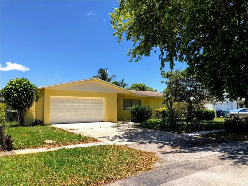 4511 NW 14th Street Lauderhill FL 33313