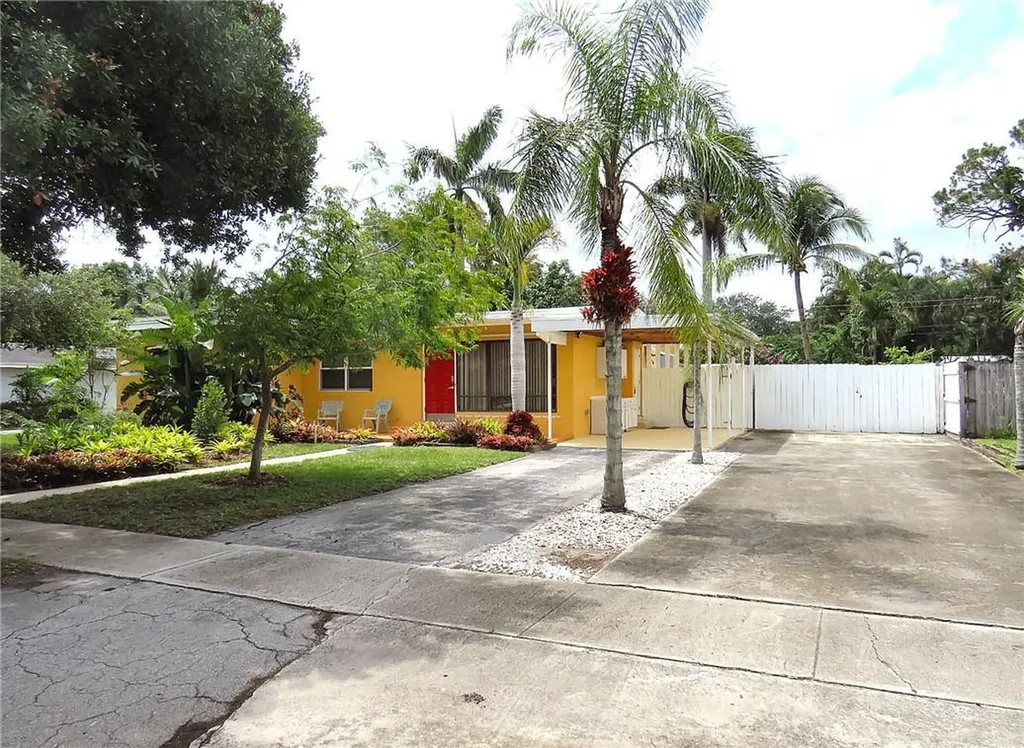 4270 SW 10th Street Plantation FL 33317