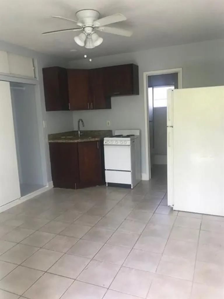 920 NE 40th Street Oakland Park FL 33334