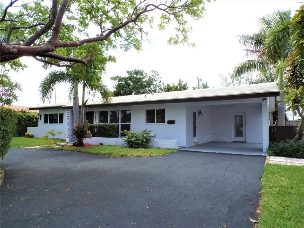 2720 NE 53rd Court Lighthouse Point FL 33064