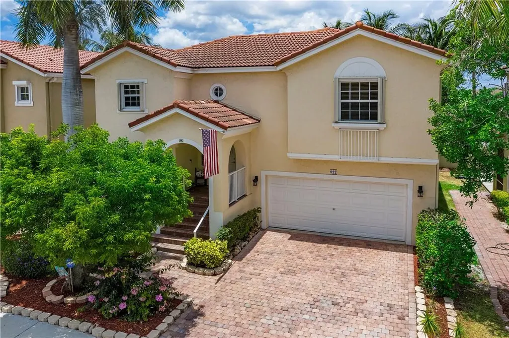 922 NW 127th Avenue Coral Springs FL 33071