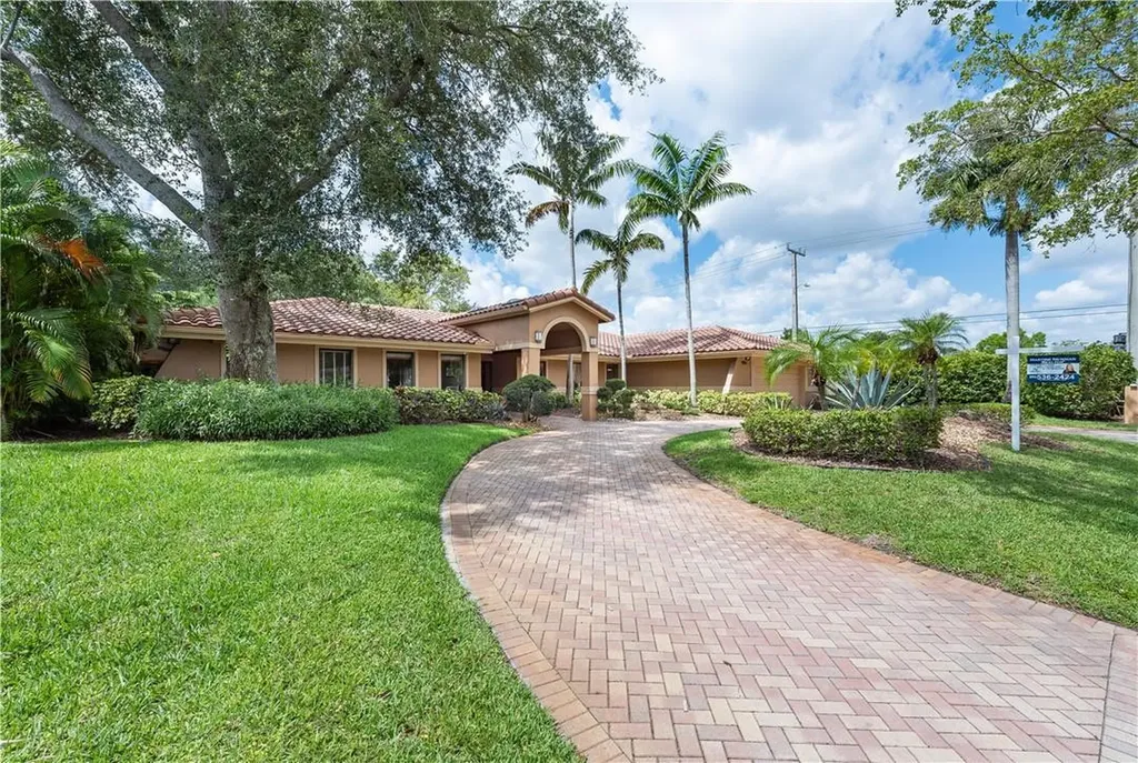 4550 N Hills Drive Hollywood FL 33021