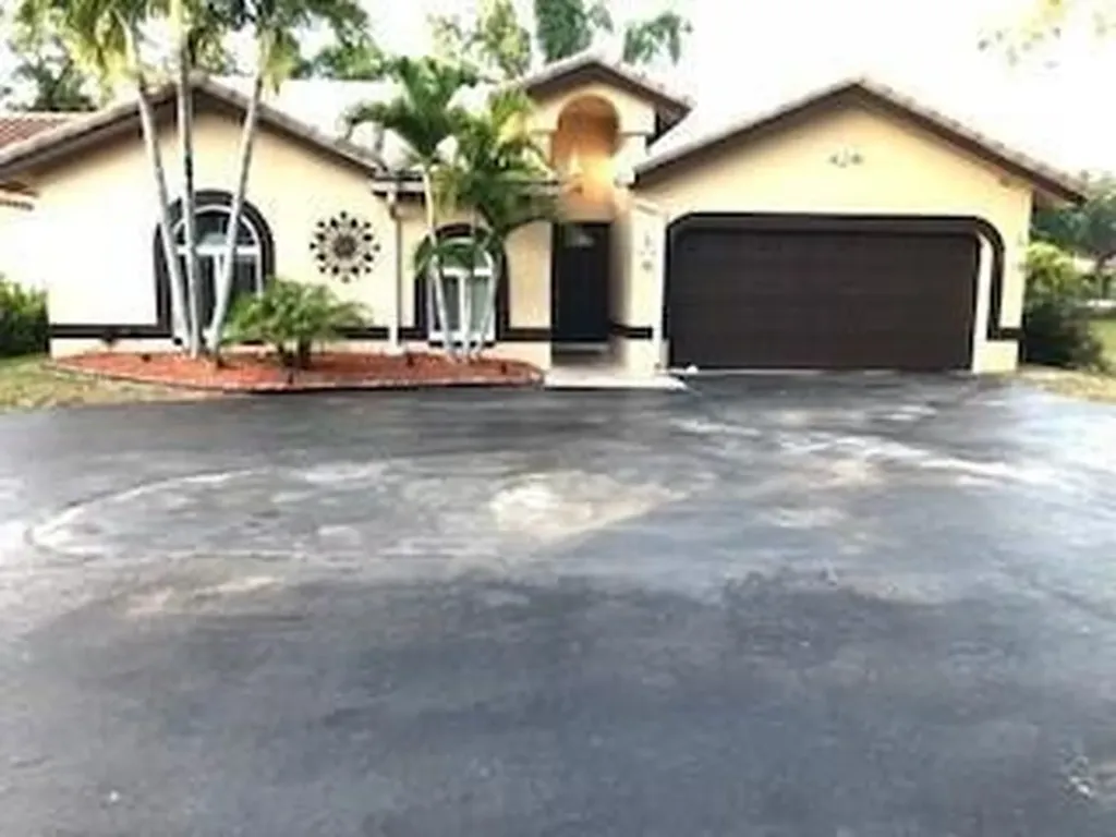 2300 NW 97th Lane Coral Springs FL 33065