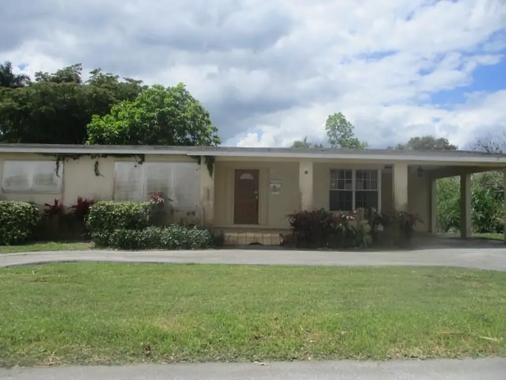 778 Fern Street Pahokee FL 33476