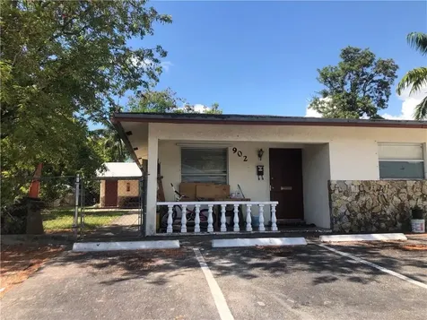 902 NE 38th Street Oakland Park FL 33334