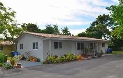 838 NE 38th Street Oakland Park FL 33334
