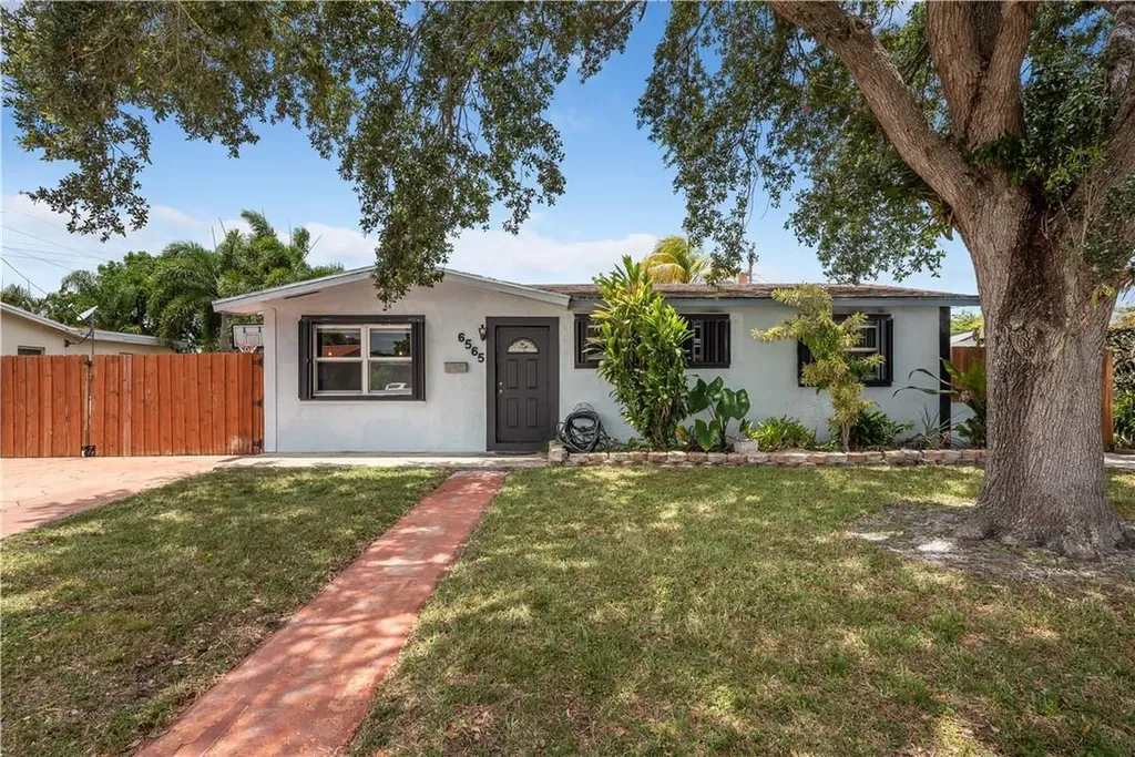 6565 Eaton Street Hollywood FL 33024