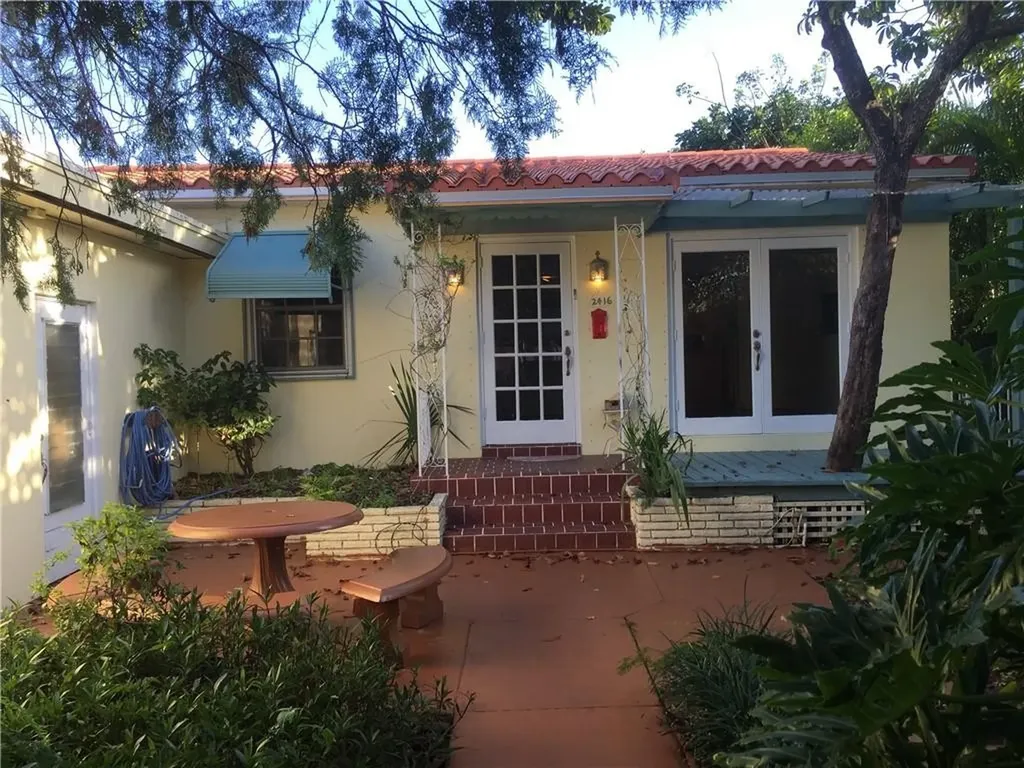 2416 Lincoln Street Hollywood FL 33020