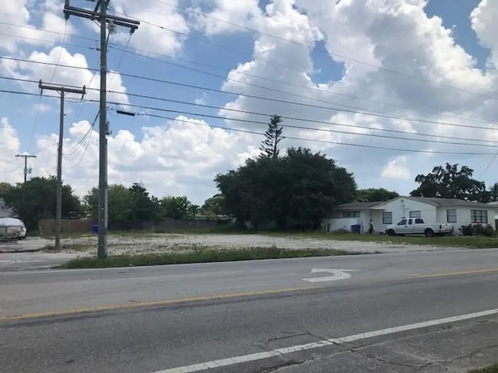 2727 Johnson Street Hollywood FL 33020