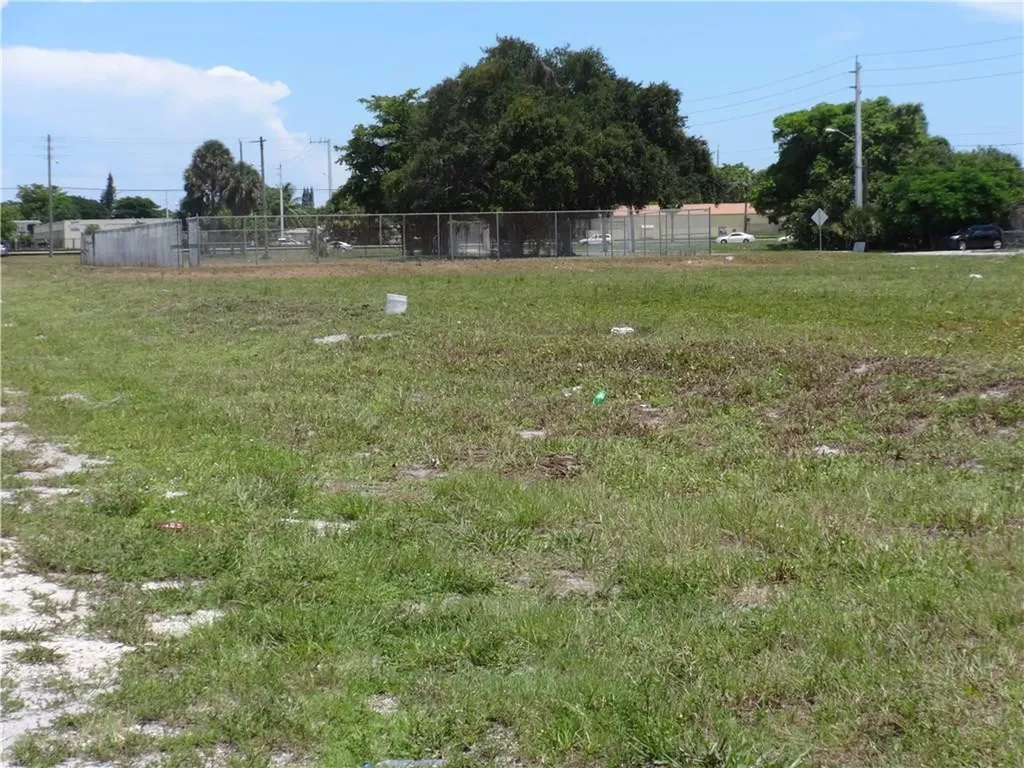 800 NW Dixie Highway Pompano Beach FL 33060