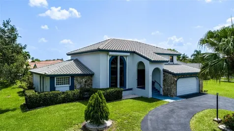15561 Briarwood Manor Davie FL 33331