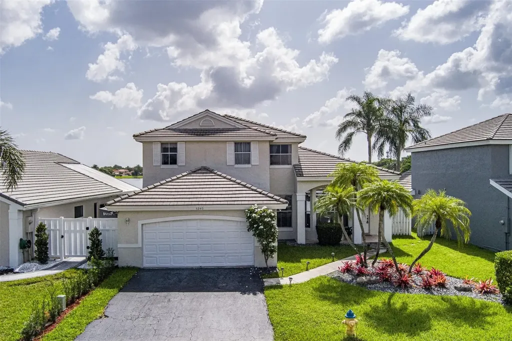 5240 NW 53rd Avenue Coconut Creek FL 33073