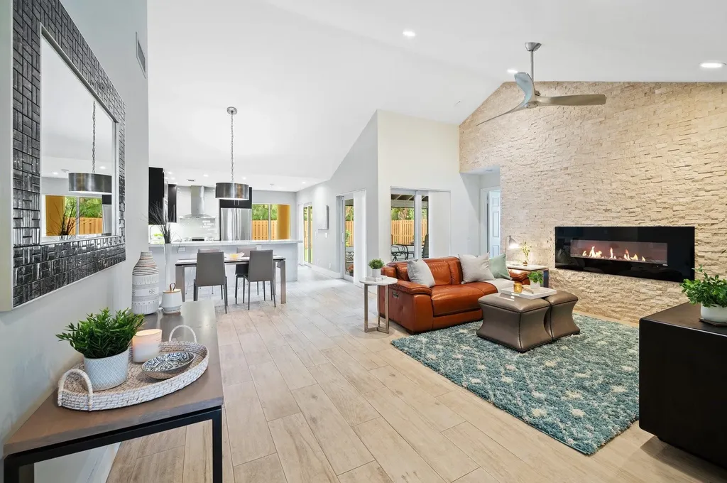 2020 Sacramento Weston FL 33326
