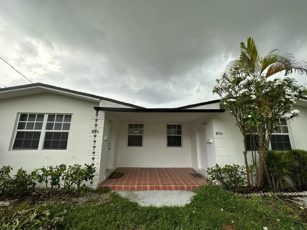 2656 SW 28th Court Miami FL 33133