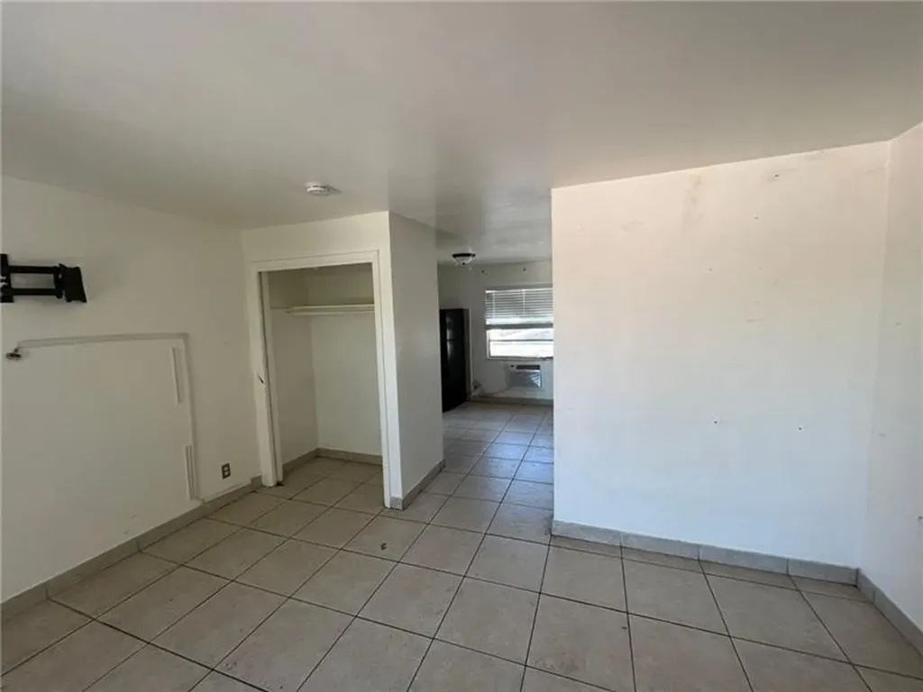 2417 N 19th Avenue Hollywood FL 33020