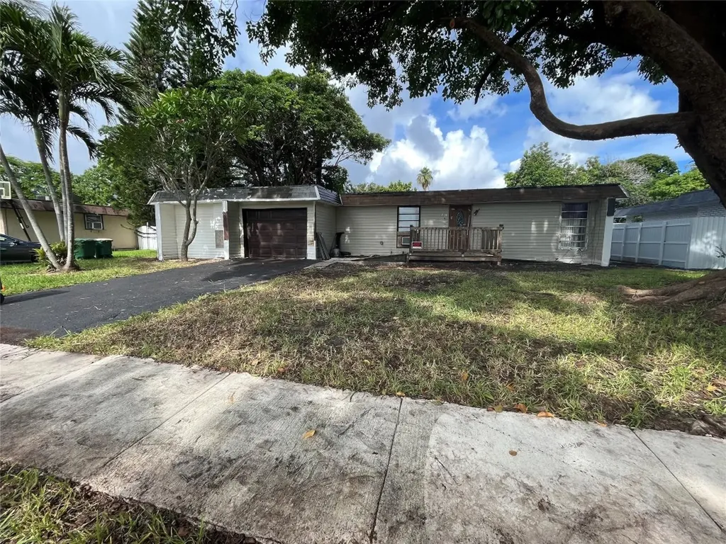7911 NW 73rd Terrace Tamarac FL 33321