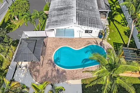 11 SE 9th Street Pompano Beach FL 33060