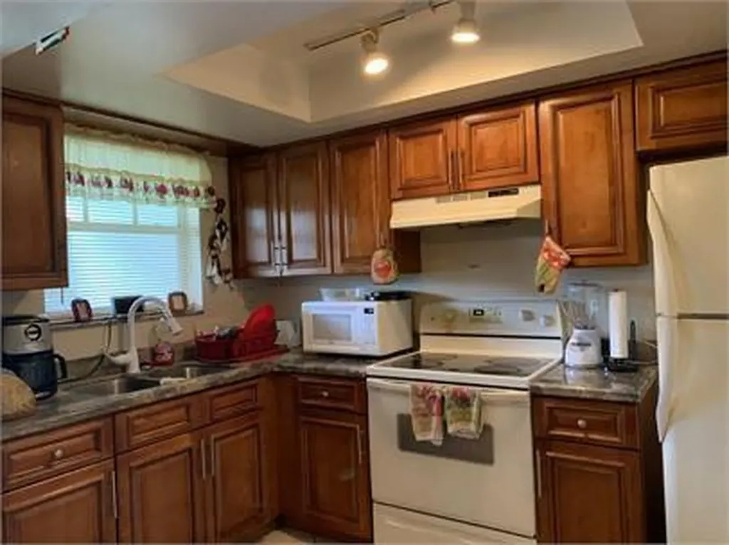 1331 Seaview North Lauderdale FL 33068
