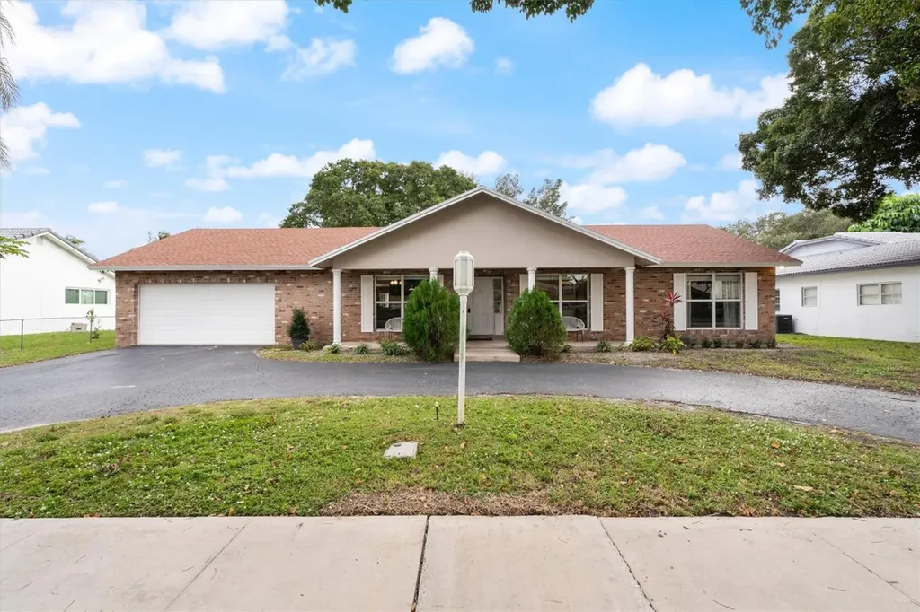 1710 SW 53rd Avenue Plantation FL 33317