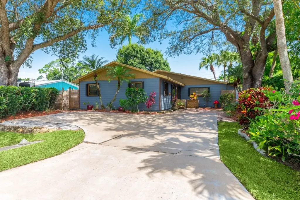 931 SW 37th Terrace Palm City FL 34990