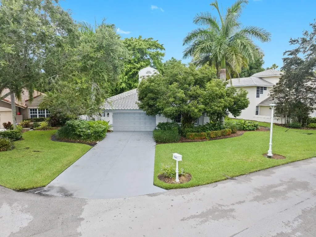 2063 Island Circle Weston FL 33326
