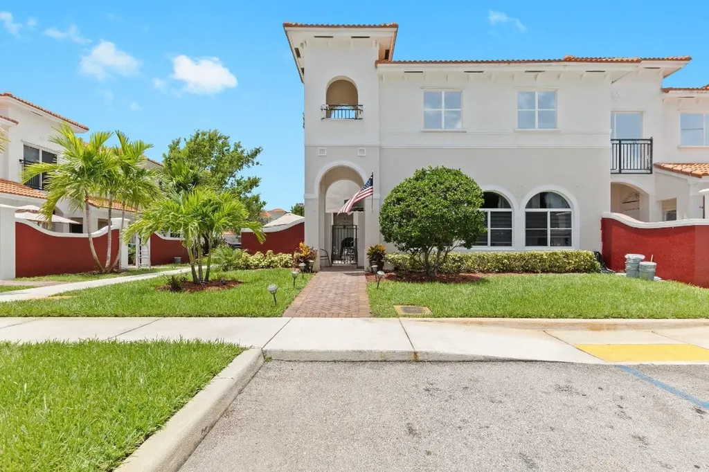 3515 NW 29th Place Lauderdale Lakes FL 33311