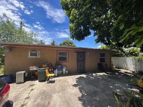 991 NE 158th Street North Miami Beach FL 33162
