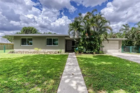 637 Garden Court Plantation FL 33317