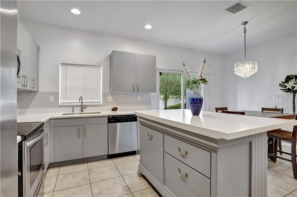1005 NW 41st Avenue Lauderhill FL 33313